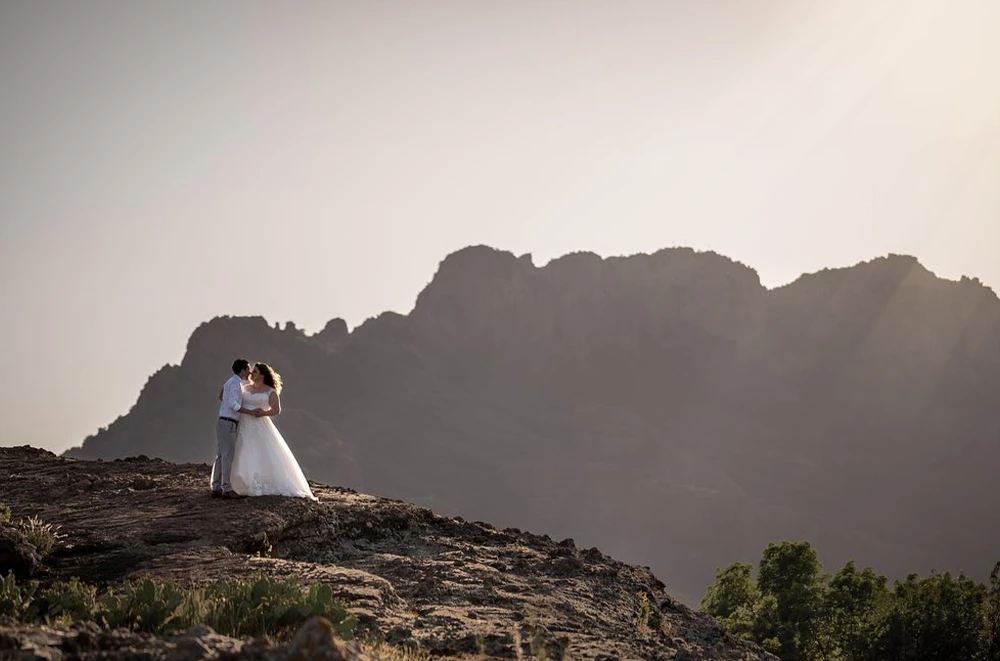 photographe pour mariage prend les moments clés des mariés dans la région paca dans le var